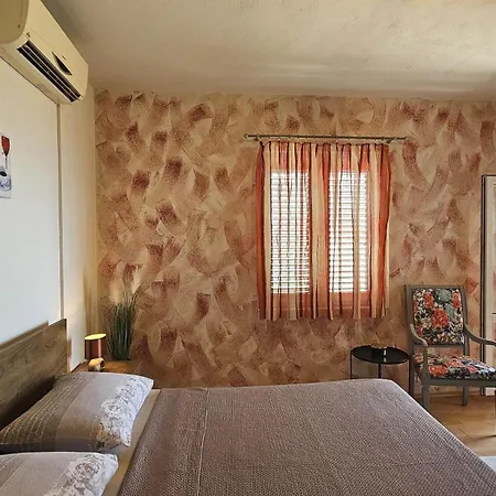 Daire 8 Makarska