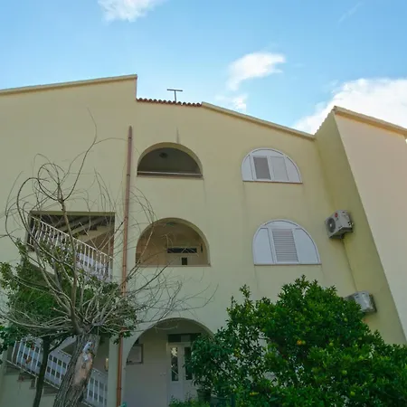 8 Apartment Makarska