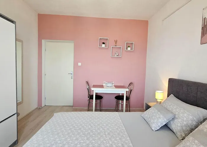 Apartament 8